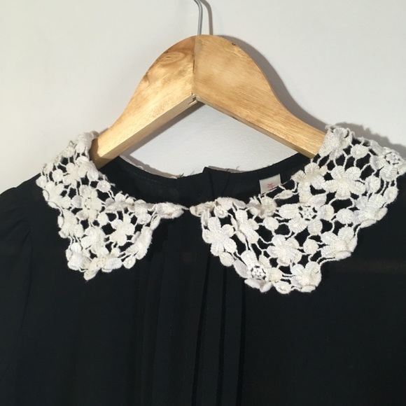 Lace Peter Pan Collar Black & White Blouse - Picture 3 of 8